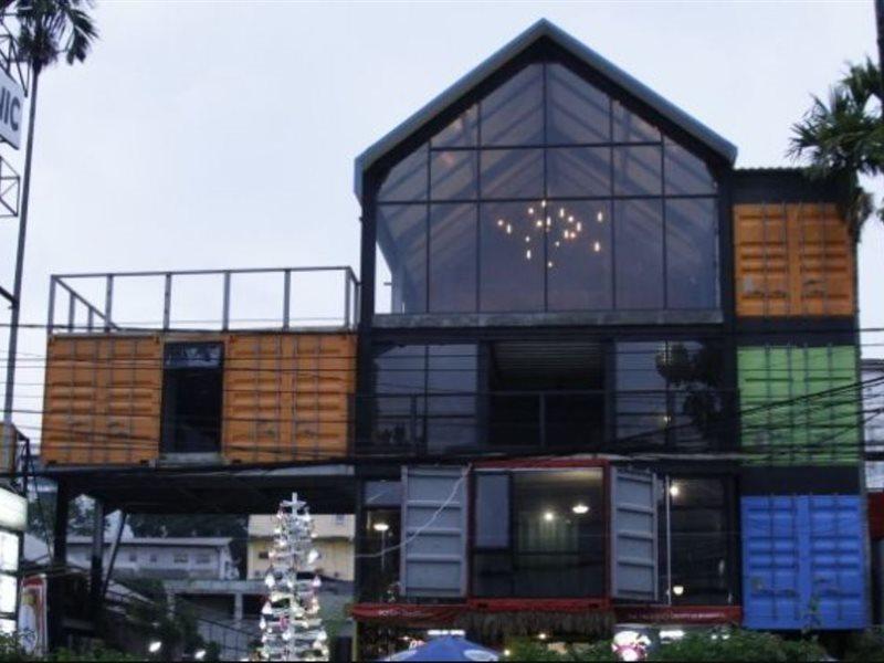 Hotel Urban Merdeka 3*
